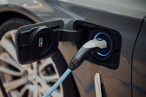 Carregador de carro elétrico conectado ao veículo